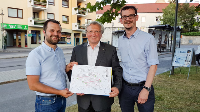 Wirtschaftsstadtrat Armin Zwazl, Bürgermeister Herbert Osterbauer und Finanzstadtrat Peter Teix (v.l.). | Foto: ÖVP Neunkirchen