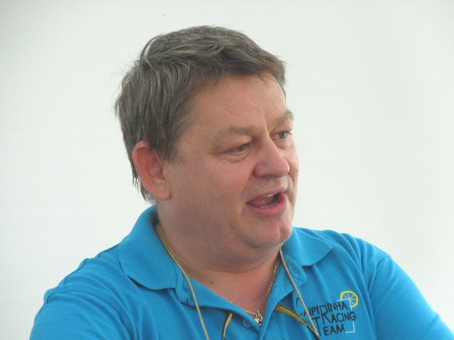 YCBS-Chef Commodore Klaus Schäfer darf ein wenig Programm machen.