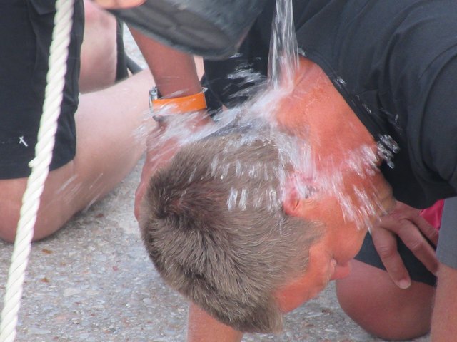 Der war ein wenig gotteslästerlich, da muss viel Taufwasser drüber.