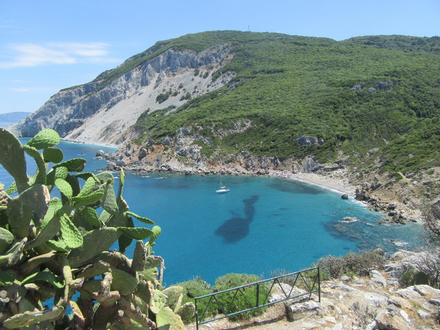 Eine kleine Bergtour nach Kastro im Norden von Skiathos - die Yacht bleibt in der Bucht.