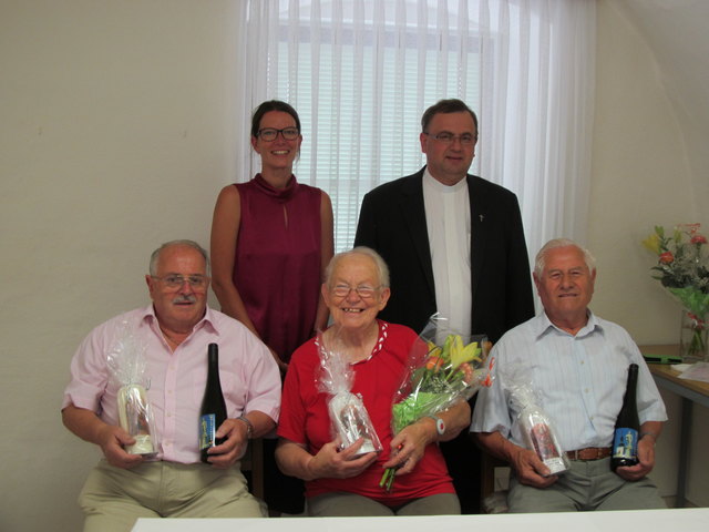 Ehrungen zum 80.Geburtstag:
Erich Suete, Anna Hirmann, Josef Hauer
Bürgermeisterin Karin Gorenzel, Pfarrer MMag. Marek Jurkiewicz,