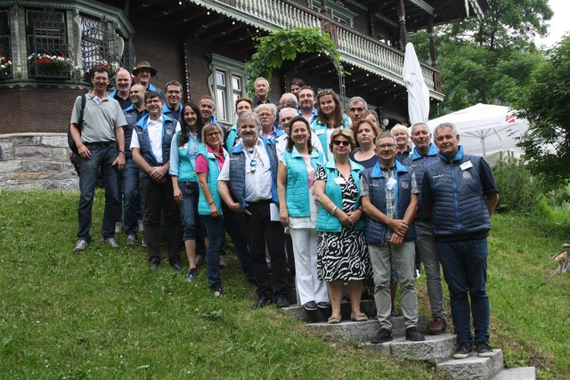Die internationalen Jurymitgliedern zeigten sich von der Vielfältigkeit des Dorfes und dem Gemeinschaftsleben sehr beeindruckt. | Foto: TVB St. Anton am Arlberg / Elisabeth Zangerl