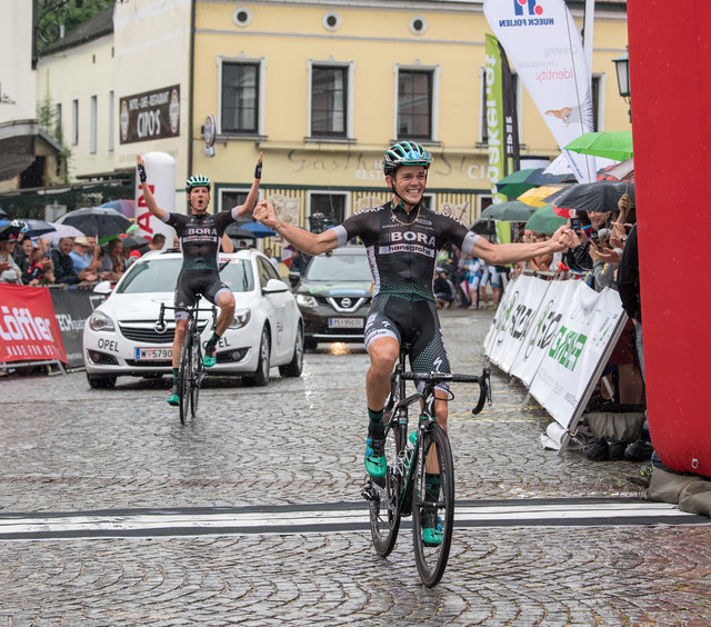 Gregor Mühlberger siegte in Grein vor Lukas Pöstlberger | Foto: Eisenbauer