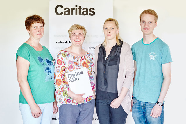 Martina Steinbauer, Inge Haunold Spanner, Lisa Würzl und Markus Grießler haben die Ausbildung geschafft. | Foto: Caritas, Franz Gleiß