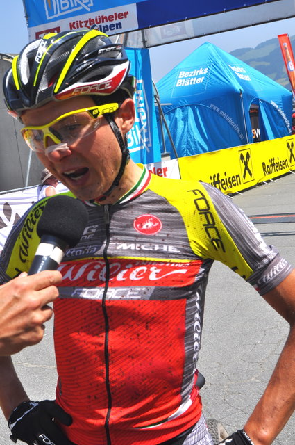 Tomy Longo: entspannt beim Siegerinterview.