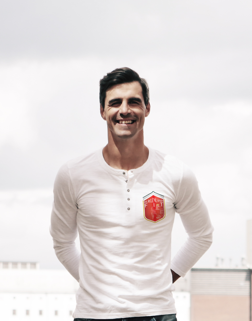 Ex-Nationalspieler Paul Scharner lädt zum Training.