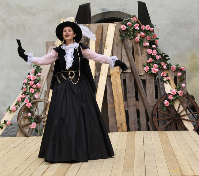 Brigitte Jaufenthaler begeisterte mit selbst geschriebenen Gesangseinlagen