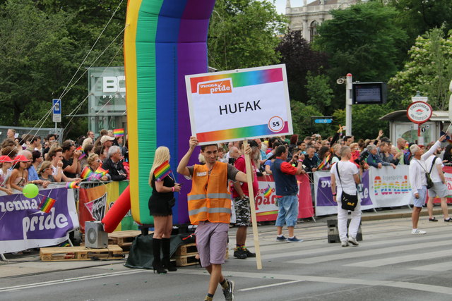 hufak regenbogenparade wien
