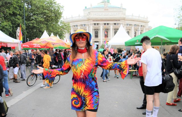 Regenbogenparade Wien Rathausplatz