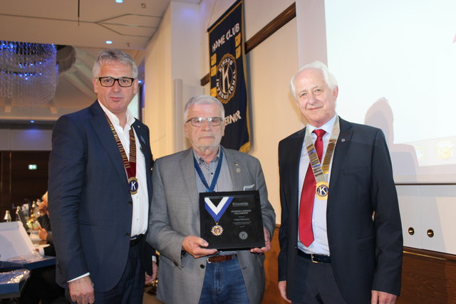 Gerhard Gschwentner, Peter Meisner und Wilfried Brocks (v.l.) nach der Übergabe. | Foto: Kiwanis