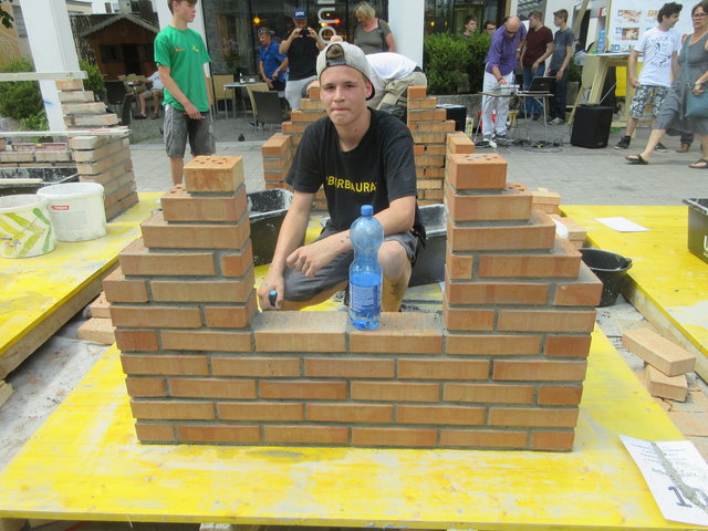 Daniel Lindmoser beim Bundeswettbewerb Bau in Wörgl.