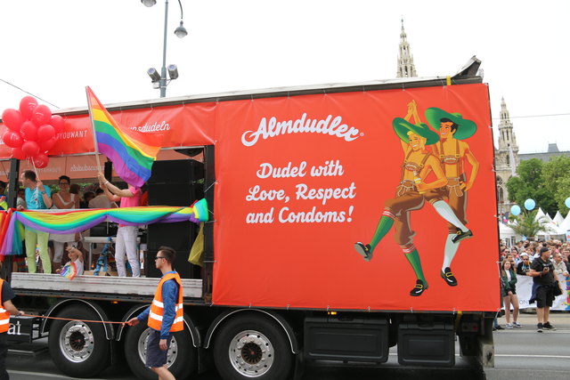 almdudler regenbogenparade wien