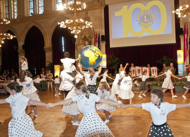 Die "Bellarinas" bei der Vorstellung. | Foto: Thomas Gnaser