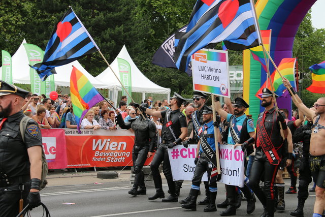 LMC vienna regenbogenparade wien