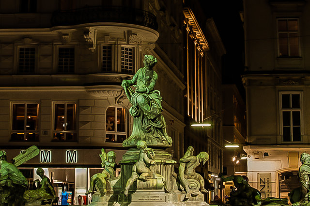 Langzeitbelichtung...Donnerbrunnen am Neuer Markt wien Innere Stadt