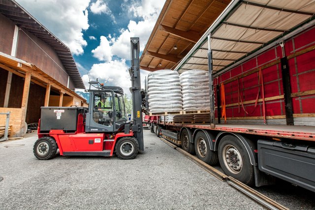 Tonnenweise Pellets für Italien – in Kundl wird seit Jahren Pfeifers Exportschlager produziert. | Foto: Pfeifer Group
