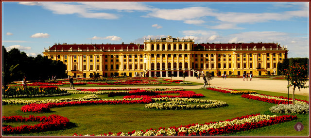 Es ist für mich immer wieder ein besonderes Erlebnis den Garten des Schlosses Schönbrunn zu bewundern... 
 https://www.youtube.com/watch?v=A5ZOtcAXWc4