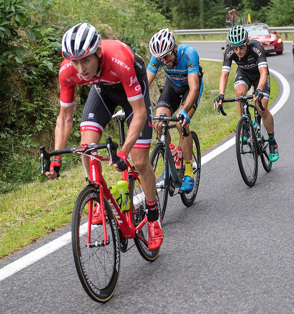 Generalprobe in Grein: Michael Gogl (l.) – im Bild mit Markus Eibegger & Lukas Pöstlberger (r.) – fährt die Tour de France. | Foto: Eisenbauer