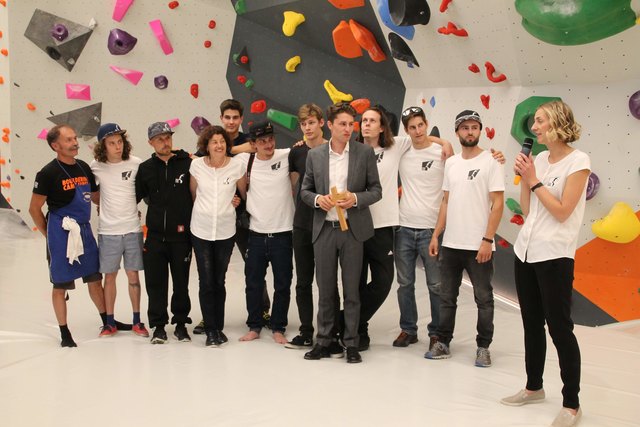 Das gesamte Steinbock Team der Boulderhalle Imst