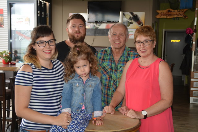 Tina und Mia Exner Doser, Hans Exner, Matthias und Susanna Doser sind eine Familie, die zusammen hält. Privat und beruflich.