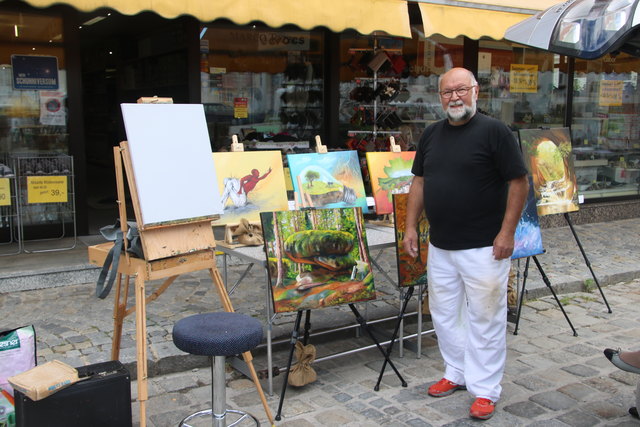 Teilnehmer am Kunst-Markt.