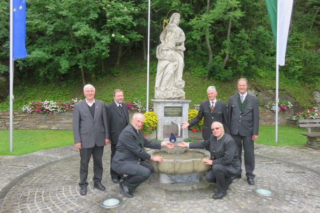 Pfarrer Johann Leitner Generalvikar Mag.Dr.Erich Linhardt Gemeinderat Johann Reithofer, Pastoralassistent Engelbert Schmied, Pfarrgemeiderat vorsitz. Peter Stanzer, Obmann Zukunftforum Ernst Hofer