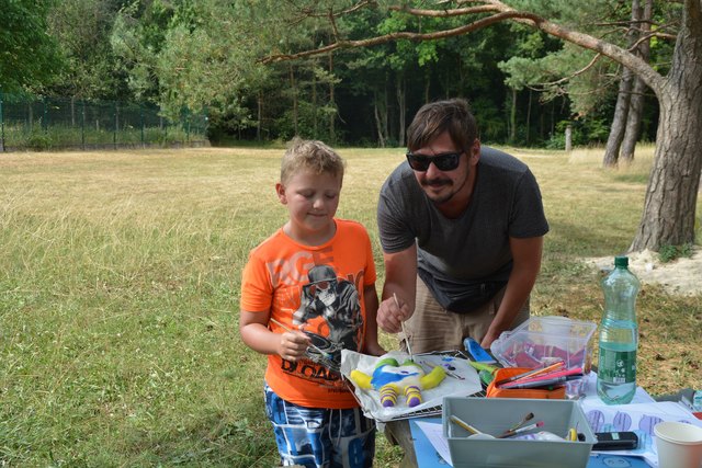 Adrian und Roland betätigen sich in Schauboden als Künstler.