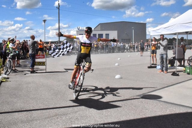 Am ETA-Gelände schaffte Walter Pöll den UMCA Masters-Outdoor-Weltrekord mit 716 Kilometern.