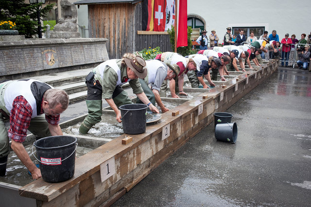 Raurisertal Goldwaschmeisterschaften, beim Waschen im Finale.