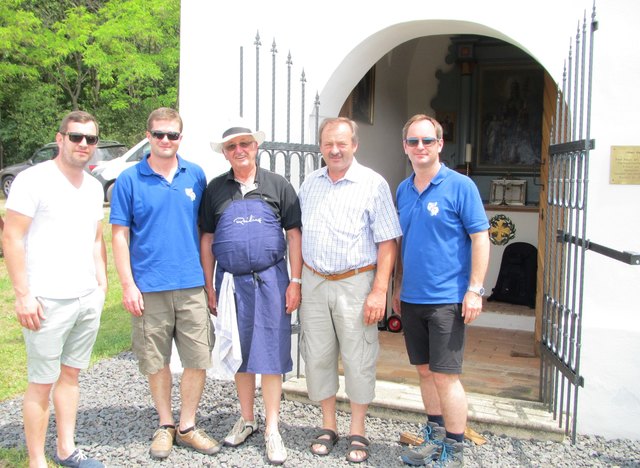 Franz Drescher jun. (li.), Kapellmeister Balázs Ferenczi, Obmann Männergesangsverein Gerhard Hufnagel, Obmann Weinbauverein Fritz Schumitsch und
Obmann Musikverein Bgm. Markus Landauer | Foto: Gemeinde Raiding