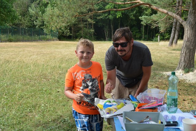 Adrian und Roland betätigen sich in Schauboden als Künstler.
