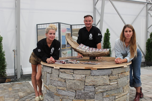 Isabella und Georg Platzer mit Kerstin Widmann (r.)