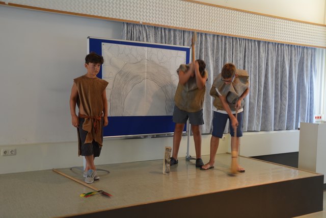 Die Gruppe 5 konnte das Publikum mit einer tollen Theateraufführung in ihren Bann ziehen.
