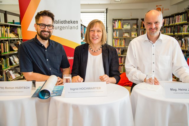 Mag. (FH) Roman Huditsch, Ingrid Hochwarter und Mag. Heinz Zitz bei der Pressekonferenz (c) Bibliotheken Burgenland