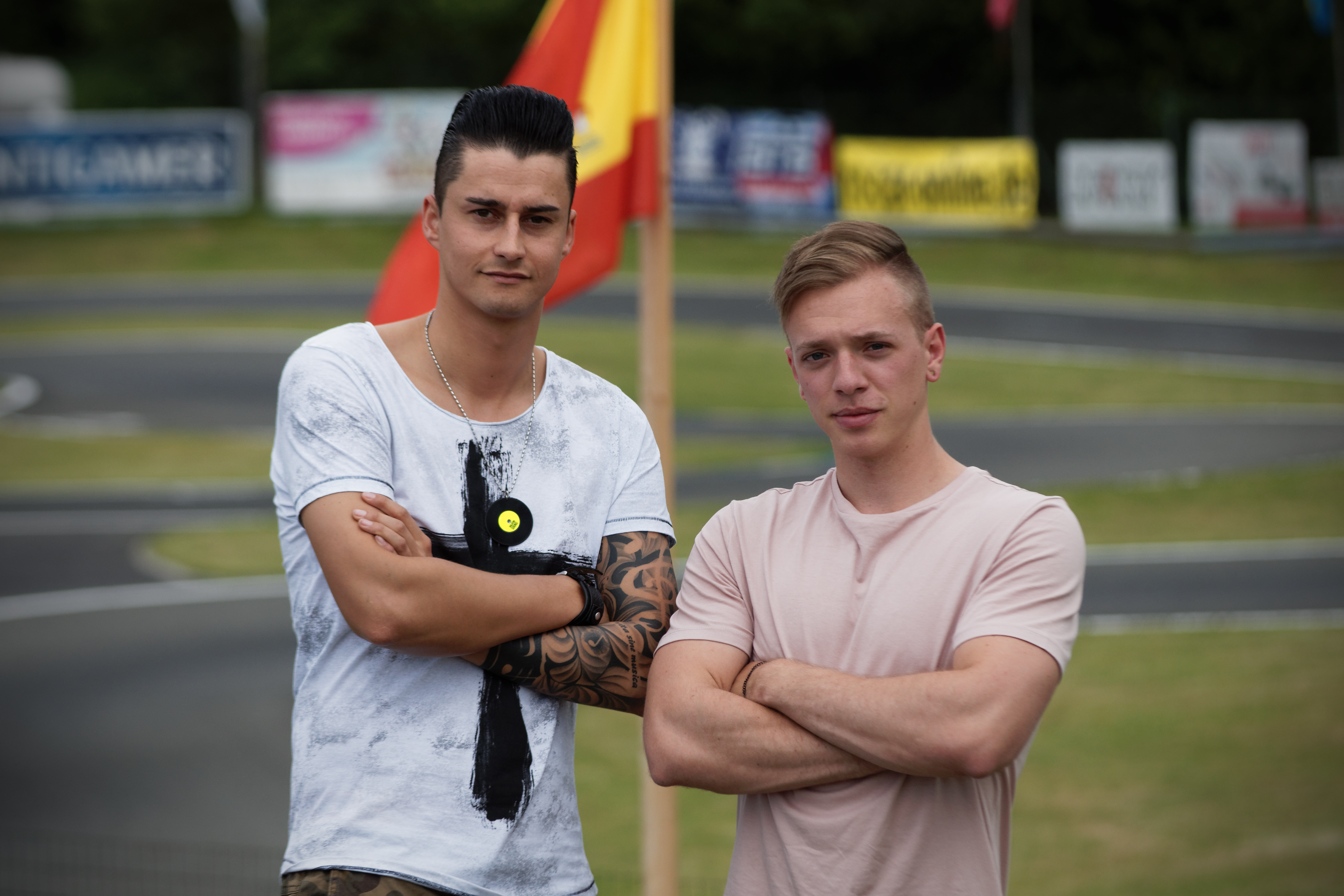 Auflegen am Red-Bull-Ring: Kevin Turber (l.) und Lukas Hermann sorgen vier Tage lang für gute Stimmung.