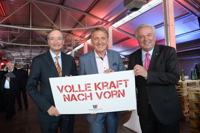 Wirtschaftsbund-Obmann und WK-Präsident Josef Herk (Mitte) mit WKO-Präsident Christoph Leitl (l.) und LH Hermann Schützenhöfer | Foto: Fischer