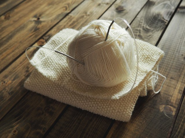 Im Strickcafé sind alle willkommen, die Spaß am Handarbeiten haben. | Foto: Pixabay/diguise-truth