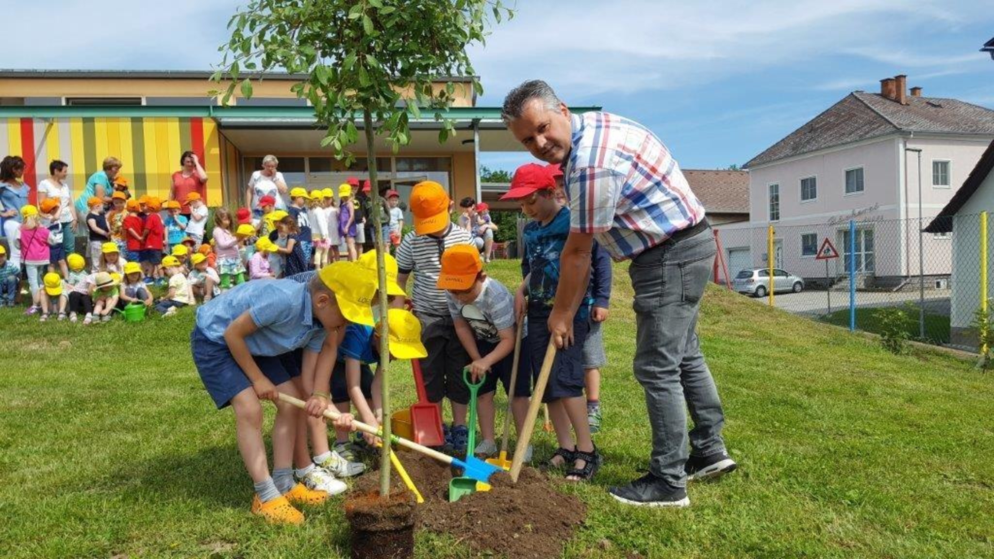 Ein neuer „ Naschgarten“ im Kindergarten Friedberg - Hartberg-Fürstenfeld