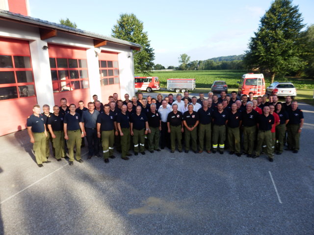 60 Feuerwehrkameraden unterzogen sich einer Verkehrsreglerausbildung in Bad Blumau