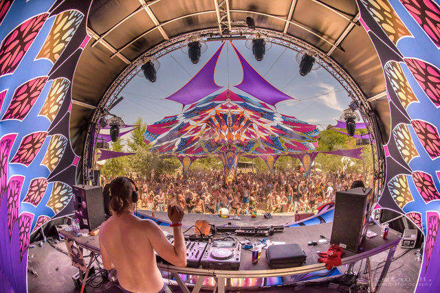 DJs aus aller welt vier Tage lang bei Wiener Neustadt