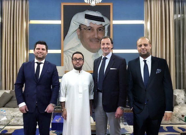 Geschäftsführer Dieter Christandl, Prinz Abdulaziz bin Khalid Bin Abdullah, Geschäftsführer Alexander Haider und der Businessconsultant für Kontakte im Nahen Osten Jürgen Badawi (v.l.) im Königspalast. | Foto: LCT GesmbH (2)