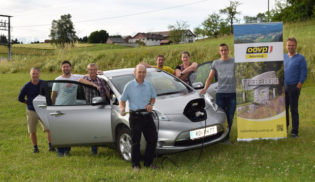 Die Nebelberger laden zum 1. Elektroautotreffen am Sonntag, 16. Juli beim Gemeindefest in der Jagawirthalle herzlich ein. | Foto: Foto: privat