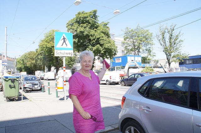 Die neue Mittelschule in der Quellenstraße: "Hier wäre es optimal für ein Bildungsgrätzel", so Christine Hahn von den Neos.