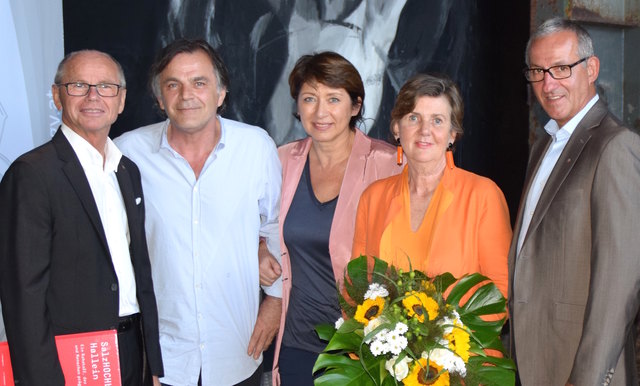 Feiern Jubiläum: LH-Stv. Christian Stöckl, Intendant Markus Hinterhäuser, Kulturstadträtin Eveline Sampl-Schiestl, Festspielpräsidentin Helga Rabl-Stadler und Bgm. Gerhard Anzengruber. | Foto: Angelika Pehab