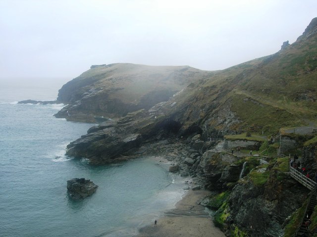 Die Inspiration zu diesem Roman-Dreiteiler holte sich die Autorin u.a. bei einem Seminar zur Ausbildung als Labyrinthführerin und bei einem Cornwall-Urlaub. | Foto: Foto: privat