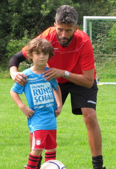Erfahrene Trainer kümmern sich um die Kids.