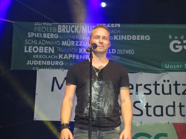 Ganz Egal Wie Wir Das Ding Auch Dreh N