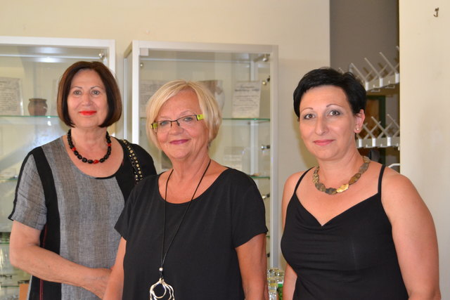 Eva Lehner, Bgm. Ingrid Salamon und Claudia Schlager bei der Finnisage