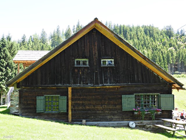 Steinschlosshütte