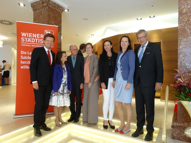 Landesdirektor Martin Panosch, Vorstandsdirektorin Christine Dornaus und die Landesbeiratsmitglieder Christian Stöckl, Gabriele saller, Hildegund Maier, Irene Schulte und Generaldirektor Robert Lasshofer.